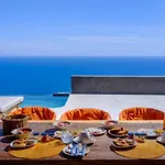 Lithi Luxury Retreat Imerovigli (Santorini)