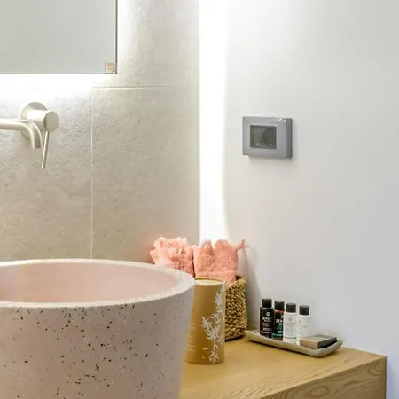 Hotel apartamentowy Lithi Luxury Retreat Imerovigli (Santorini)