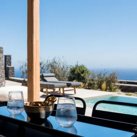 Lithi Luxury Retreat Imerovigli (Santorini)